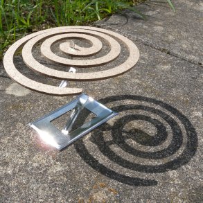 Hyttysspiraali ja teline (8 kpl)