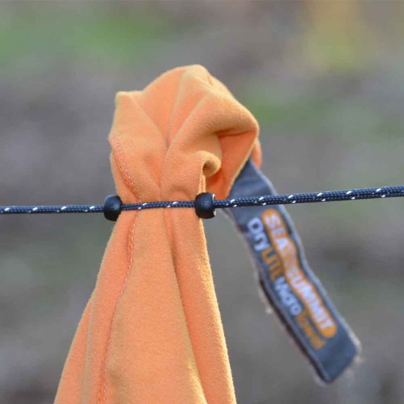 The Clothesline black