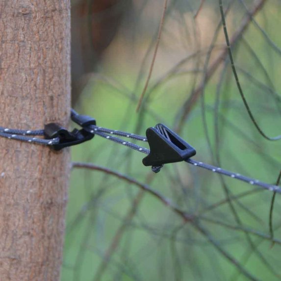 The Clothesline black